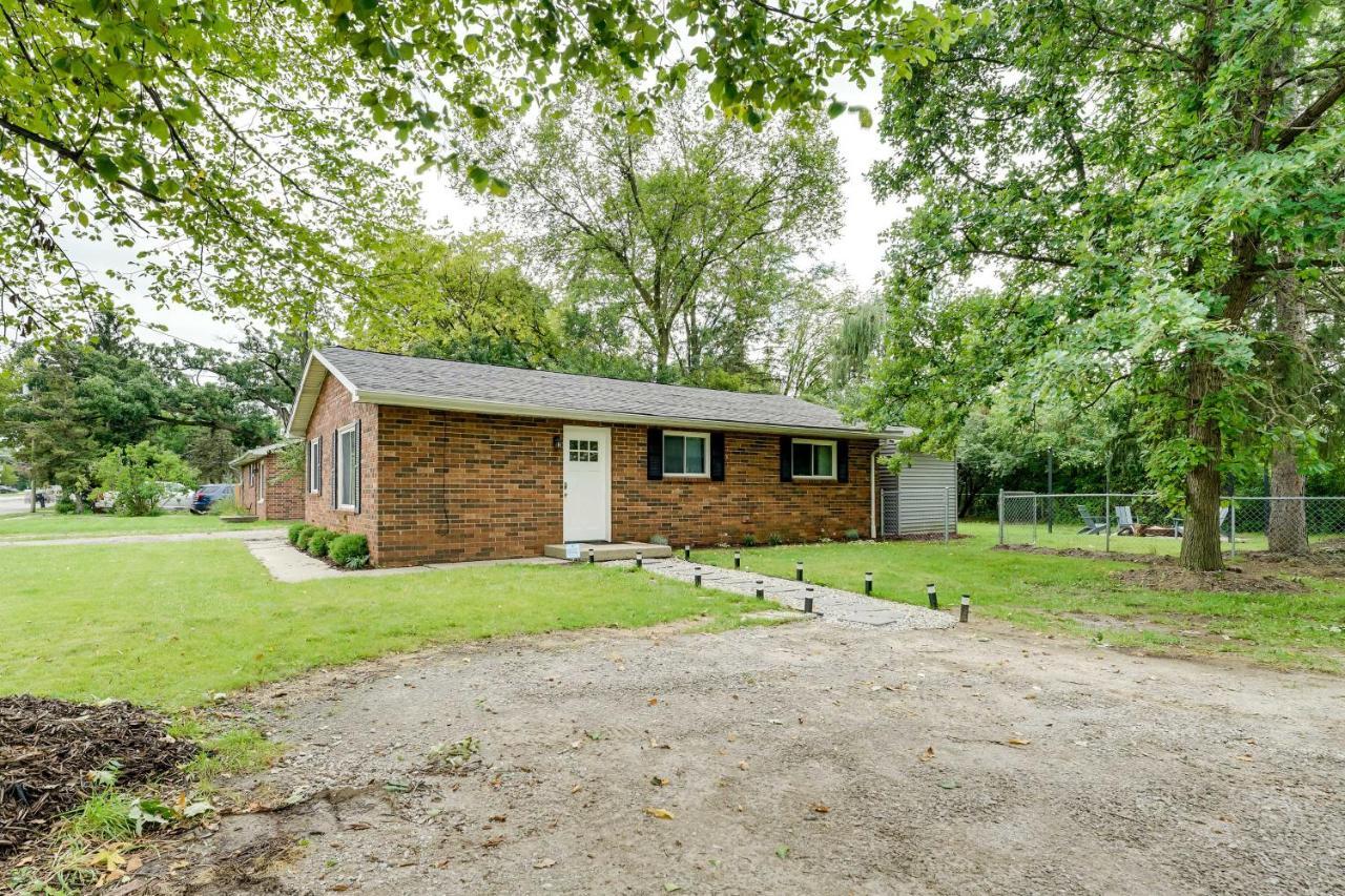 Cozy Ann Arbor Home With Yard And Fire Pit! Exterior photo