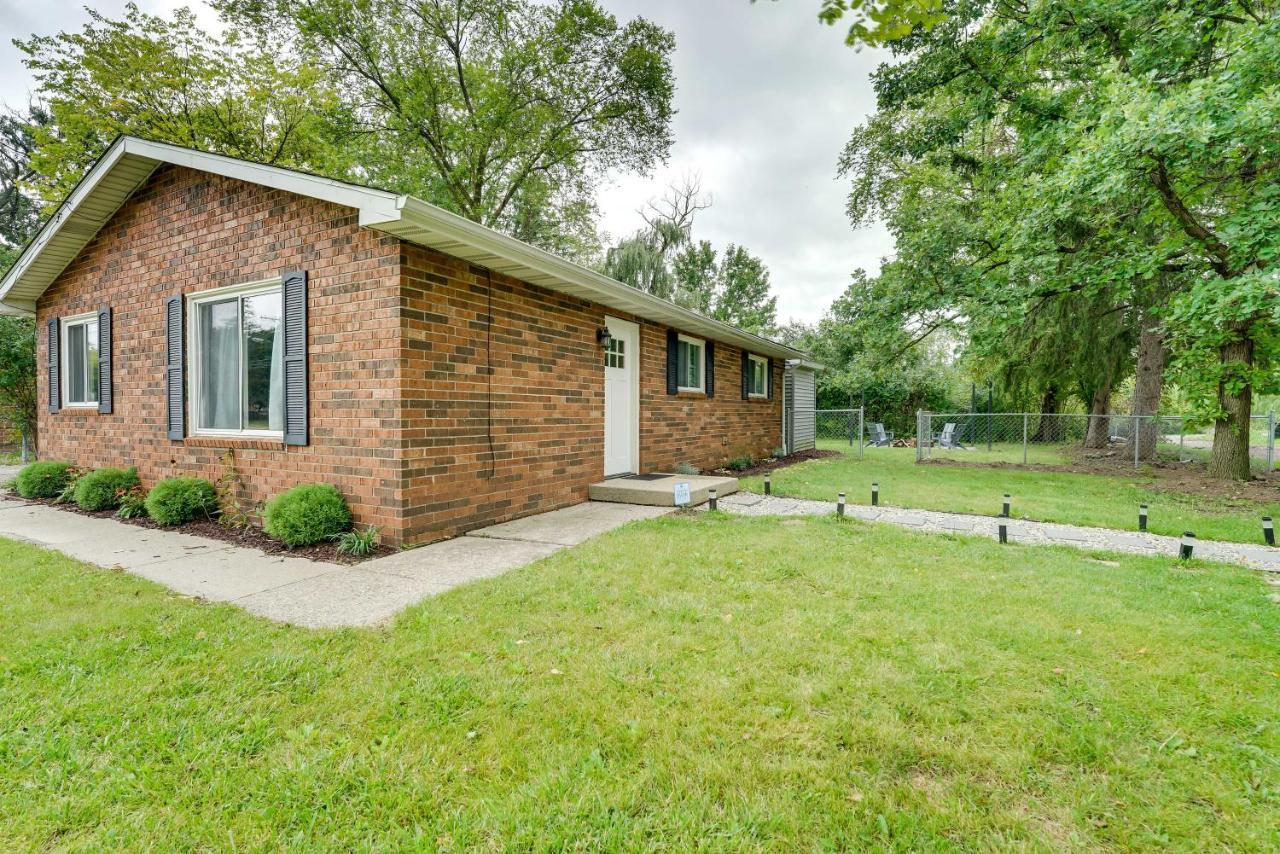 Cozy Ann Arbor Home With Yard And Fire Pit! Exterior photo